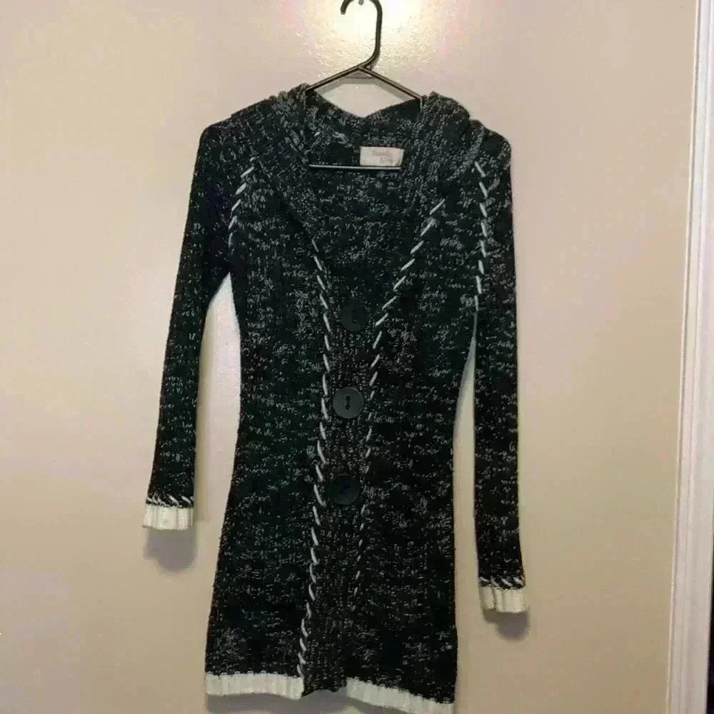 Papillion Krochetta 100% acrylic sweater with three buttons up the front w hood